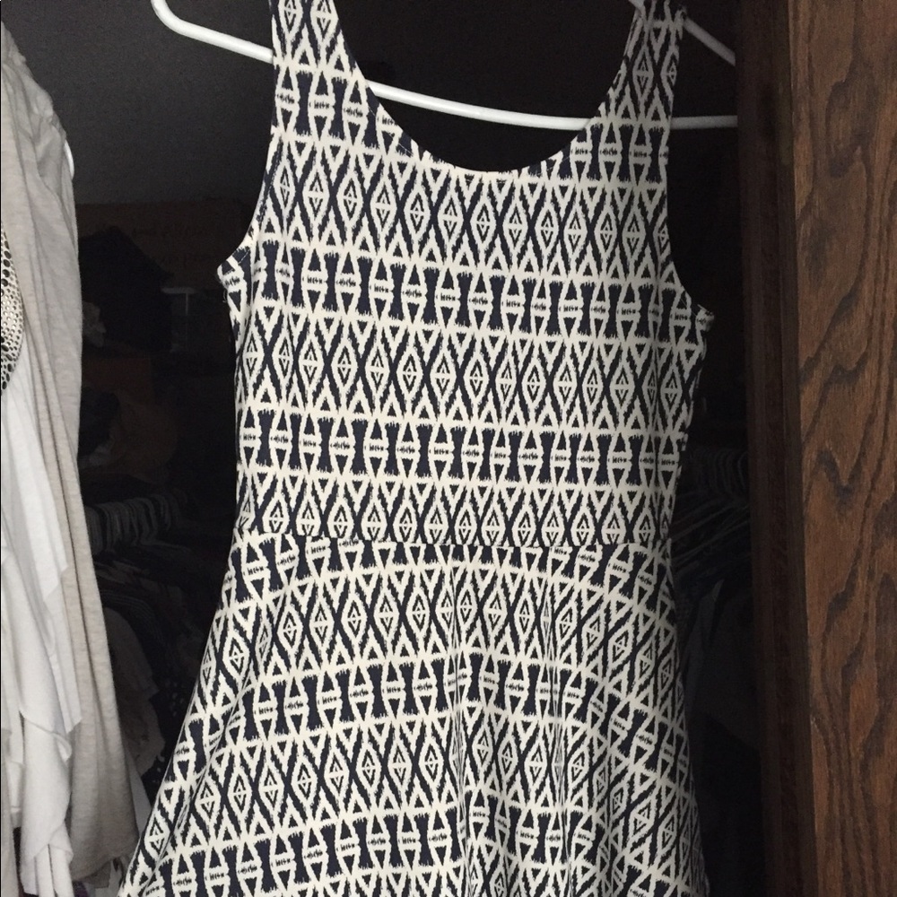 Cute dress!